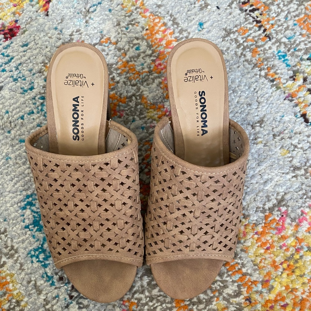 Size 6.5 Tan Sonoma Opened Toed Heels